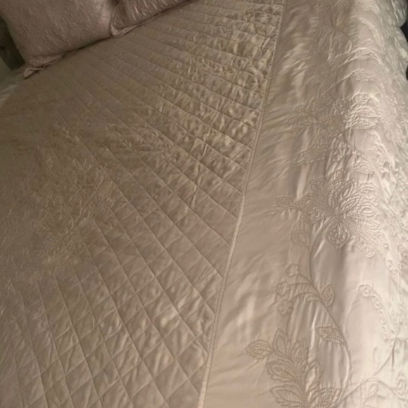 ❌❌SOLD❌❌ Martha Stewart Collection | Bedding Set - Picture 7 of 11